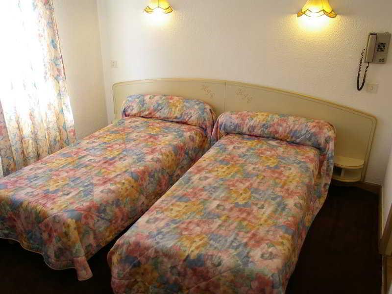 לורדה Hotel Sainte Catherine מראה חיצוני תמונה